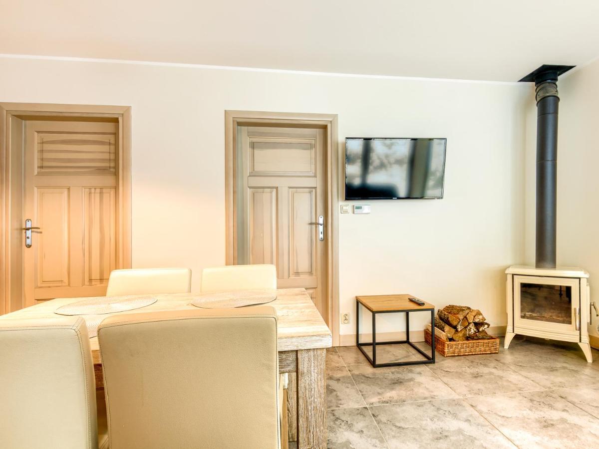 Mazursko - Komfortowe Apartamenty Nad Jeziorem, Sauna, Kominki Na Parterze Kretowiny Luaran gambar