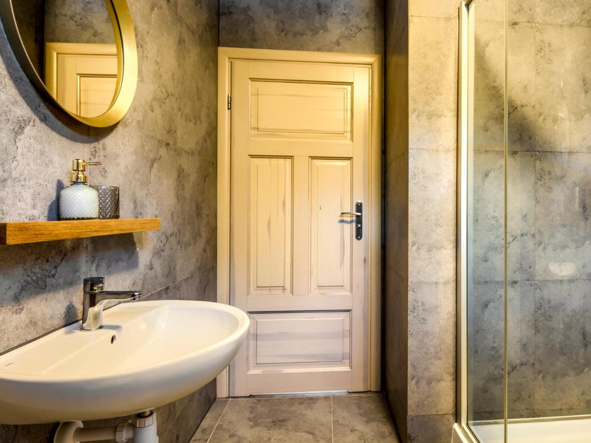 Mazursko - Komfortowe Apartamenty Nad Jeziorem, Sauna, Kominki Na Parterze Kretowiny Luaran gambar