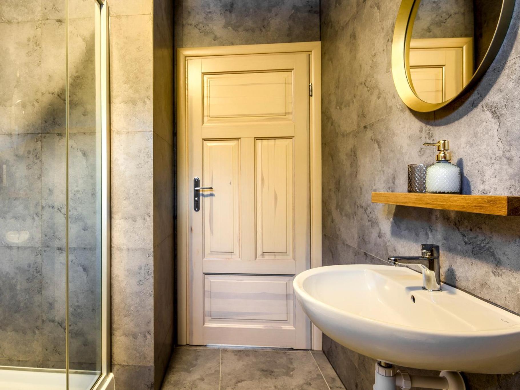 Mazursko - Komfortowe Apartamenty Nad Jeziorem, Sauna, Kominki Na Parterze Kretowiny Bilik gambar
