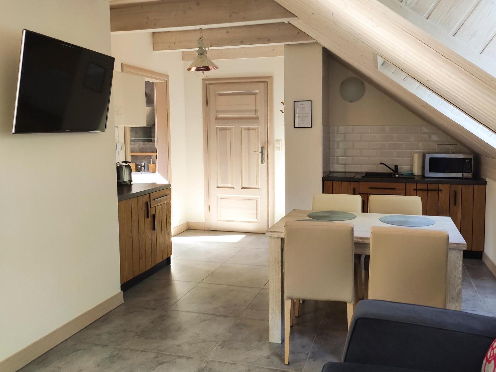 Mazursko - Komfortowe Apartamenty Nad Jeziorem, Sauna, Kominki Na Parterze Kretowiny Bilik gambar